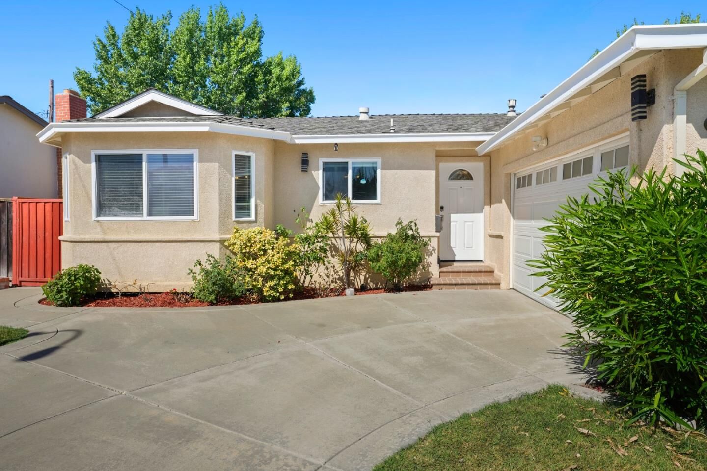 Property Photo: 42873 Everglades Park Drive CA 94538