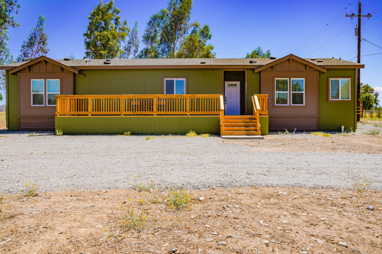 Property Photo:  