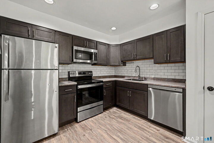 Property Photo: 32 Deer Run 32 CT 06801