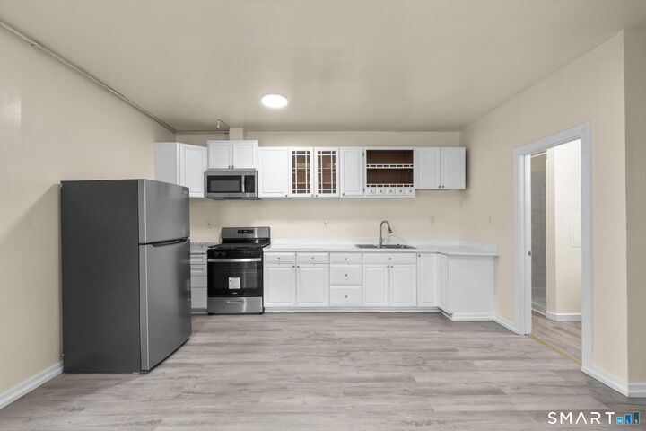 Property Photo:  170 Meriden Road  CT 06705 