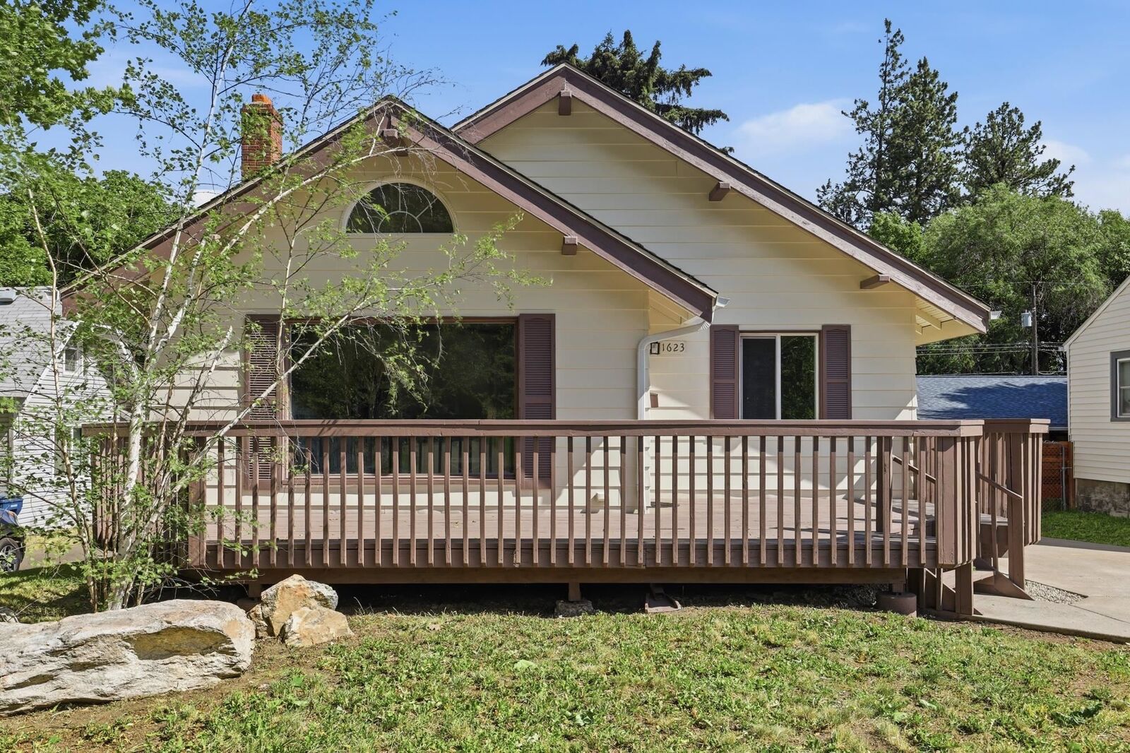 Property Photo: 1623 E 15th Ave WA 99203