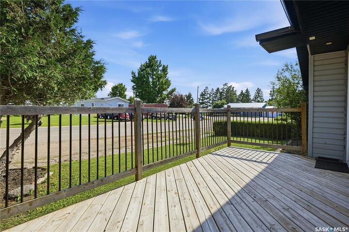 Property Photo: 214 Pierce Street SK S0G 4V0