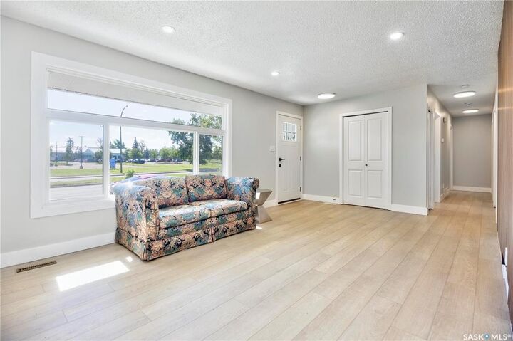 Property Photo: 1614 McKercher Drive SK S7H 5E1