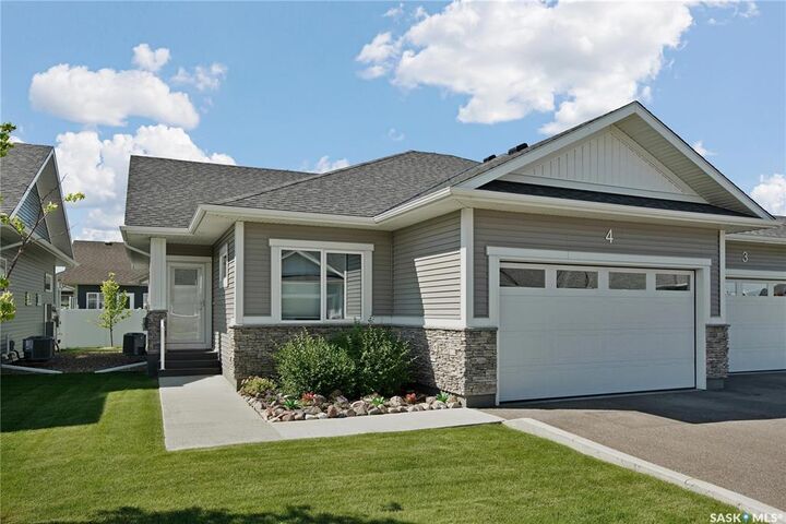 437 Palmer Crescent 4 — photo 1