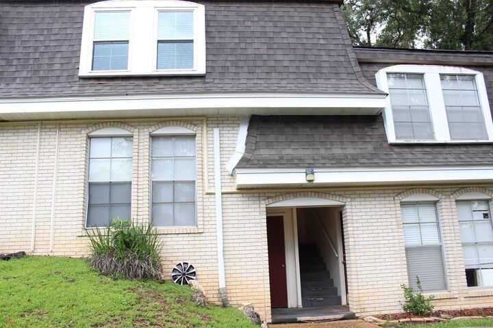 Property Photo:  2020 Continental Avenue  FL 32304 
