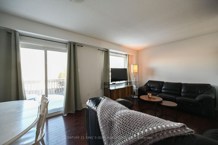 Photo de la propriété:  50 Crittenden Drive  ON L4P 4E4 