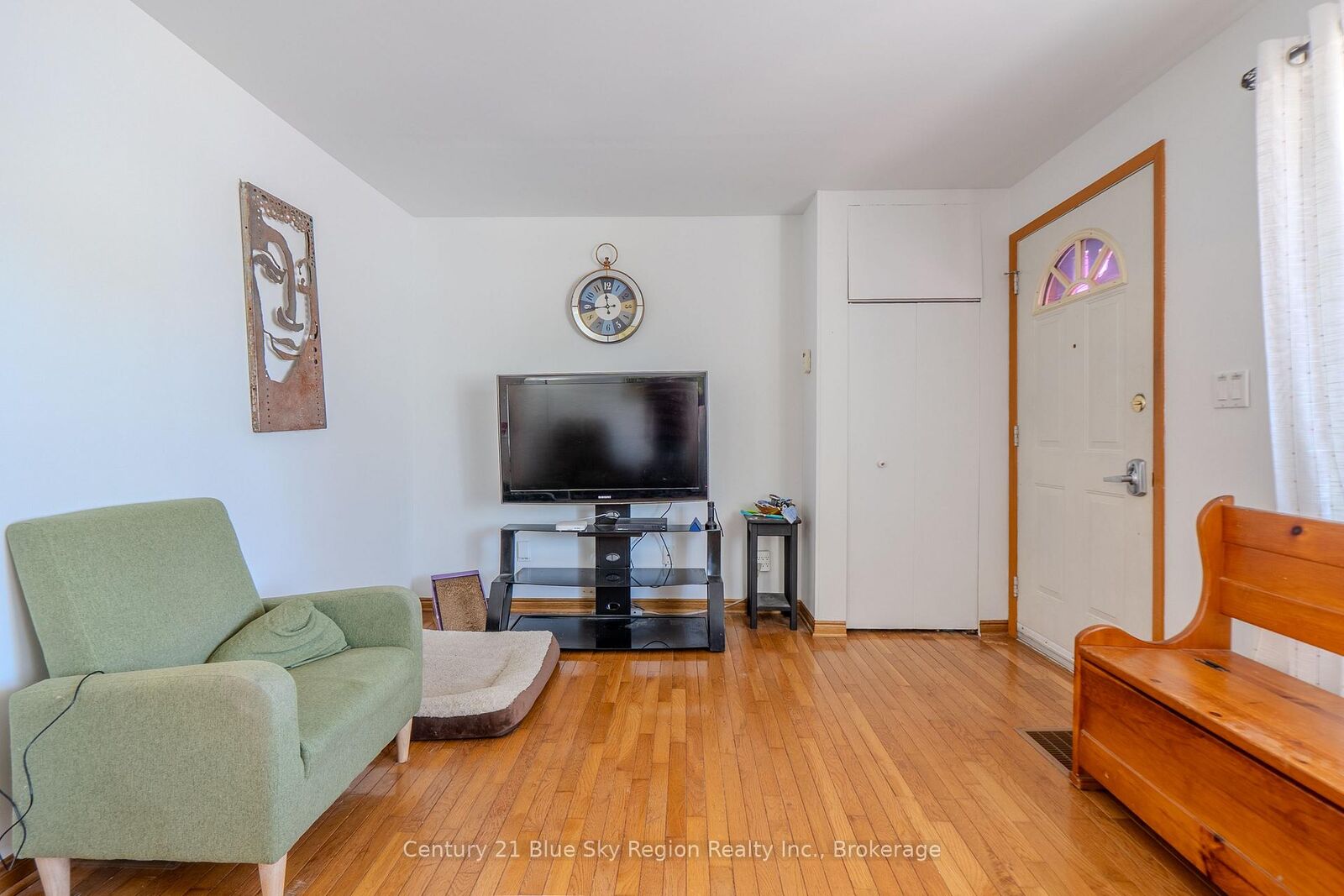 Property Photo: 174 Princess Street E ON P1B 1P7