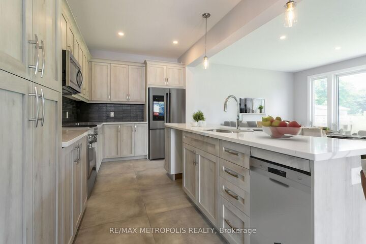 Property Photo: 297 Whiting Street 8 ON N5C 3W5