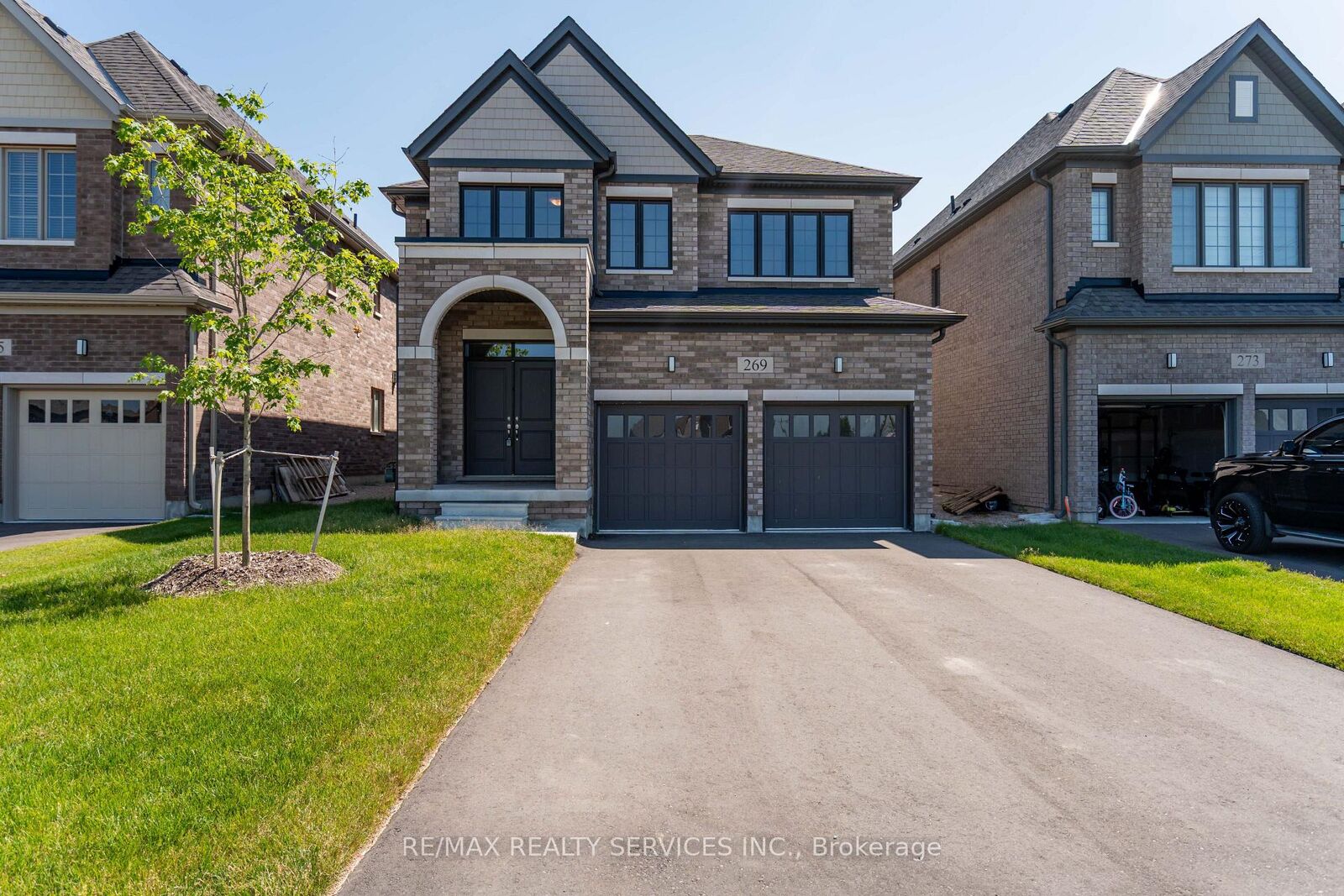 Property Photo:  269 Dingman Street  ON N0G 1A0 