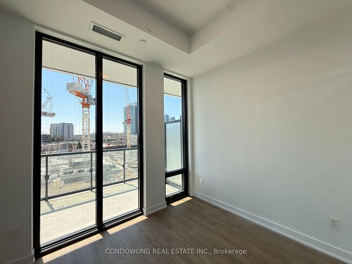 Property Photo: 29 Green Trail Court 212 ON M2K 0J9