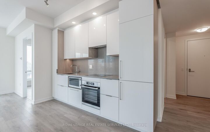 Property Photo: 28 Freeland Street 1307 ON M5E 0E3