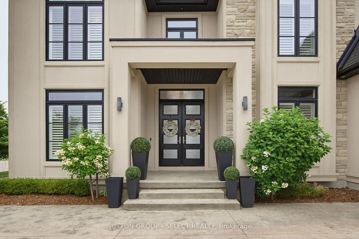 Property Photo: 2303 Waterside Court ON N6G 0L9