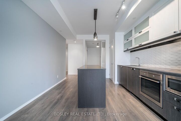 Property Photo:  783 Bathurst Street 314  ON M5S 1Z5 