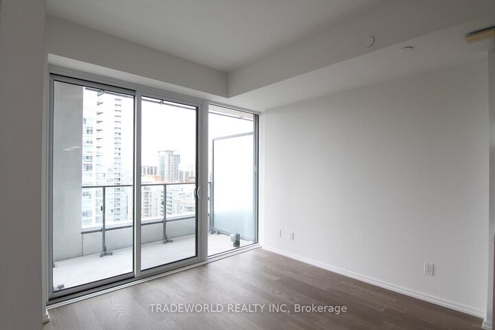 Property Photo: 5 Soudan Avenue 2510 ON M4S 0B1