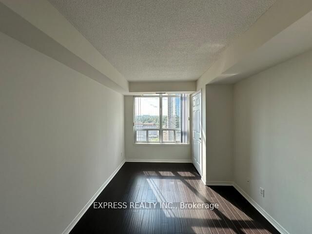 Property Photo: 8 Hillcrest Avenue 1005 ON M2N 6Y6