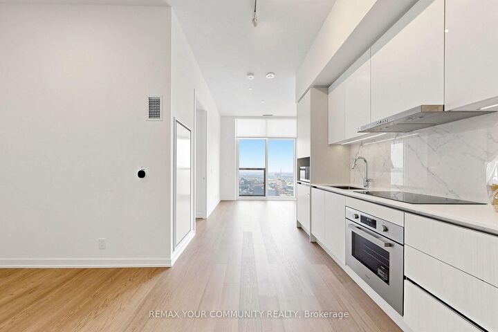 Property Photo: 180 Front Street E Ph05 ON M5A 0A9