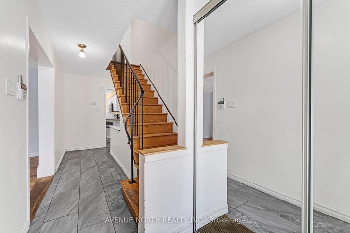 Property Photo: 3489 Southgate Road ON K1V 7Y5