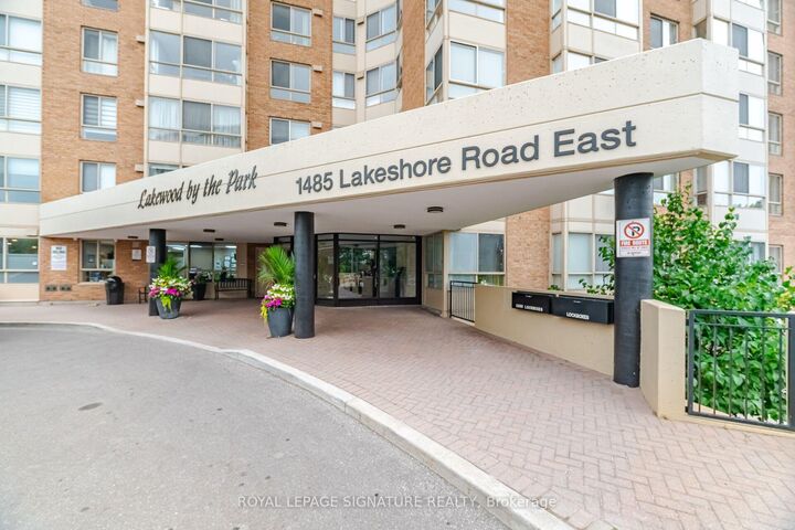 Property Photo:  1485 Lakeshore Road E 411  ON L5E 3G2 