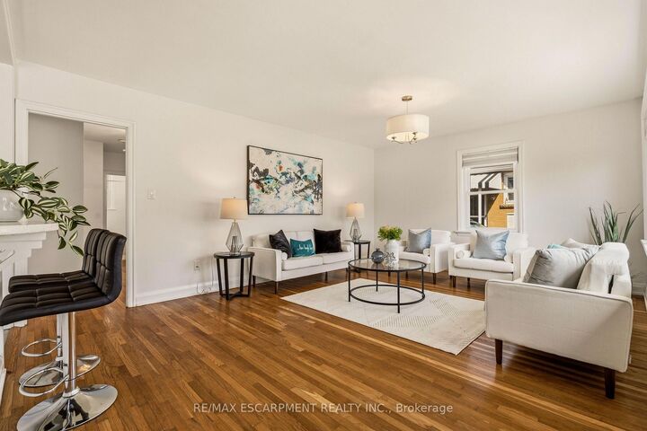 31 Cameron Avenue — photo 1