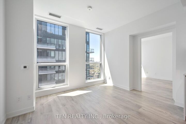 Property Photo: 327 King Street W 4704 ON M5A 0Y5
