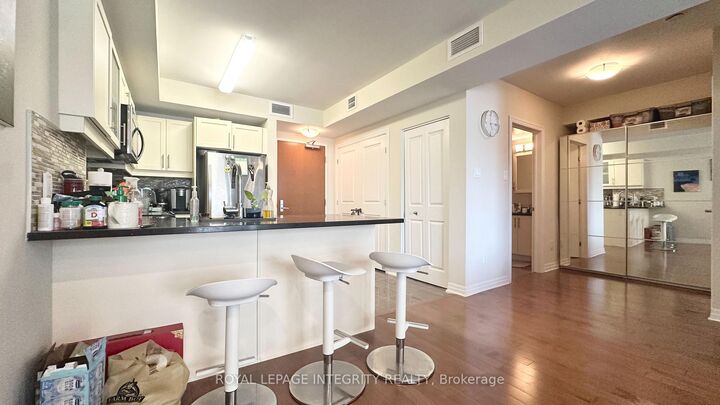 Property Photo: 195 Besserer Street 504 ON K1N 0B6