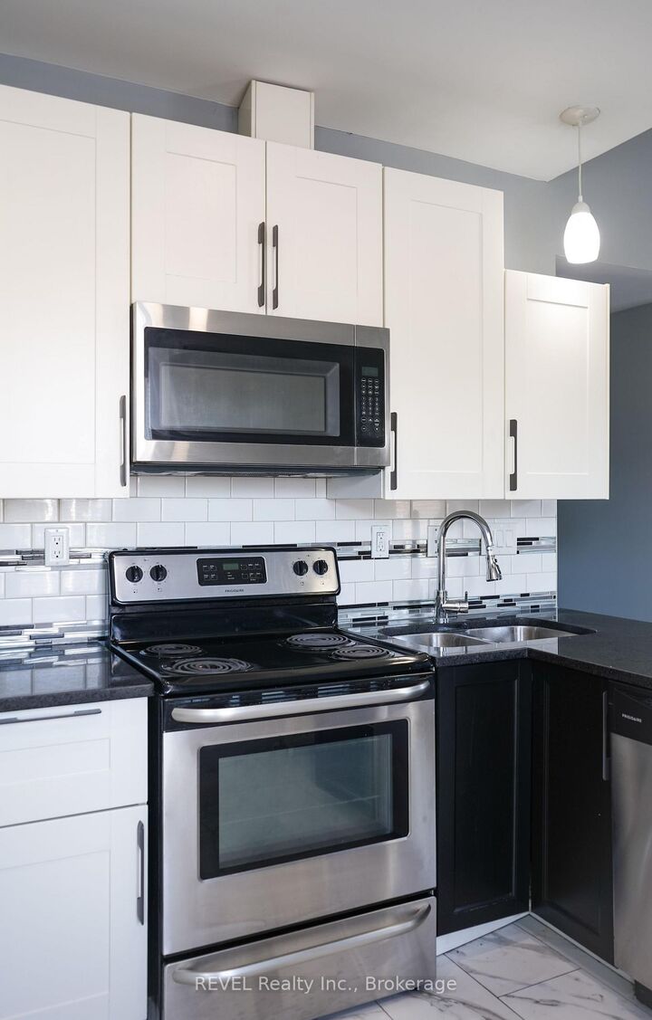 Property Photo: 18 Clairmont Street 3 ON L2V 1R1