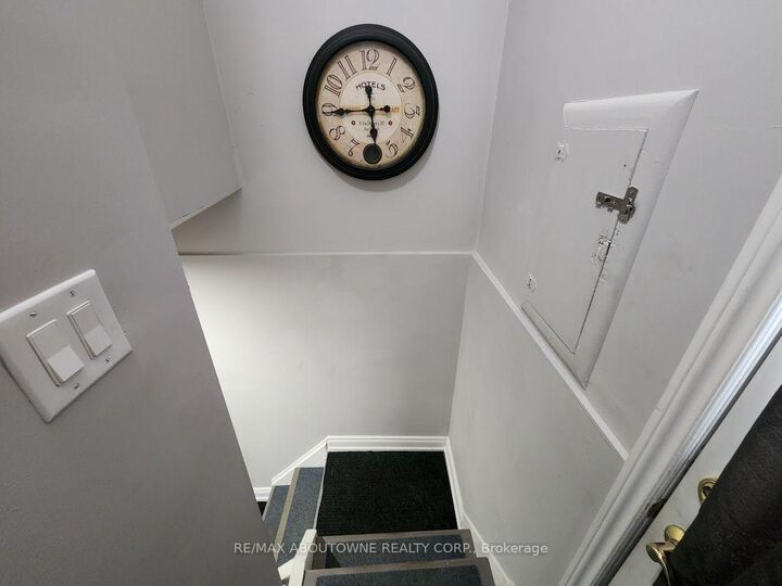 Property Photo:  281 East 34th Street Bsmt  ON L8V 3W8 