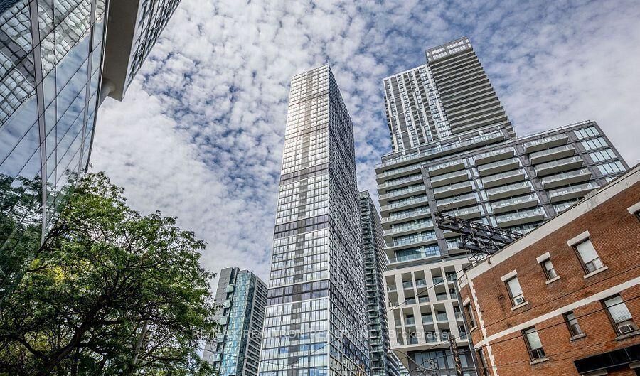 Property Photo:  181 Dundas Street E 702  ON M5A 1Z4 