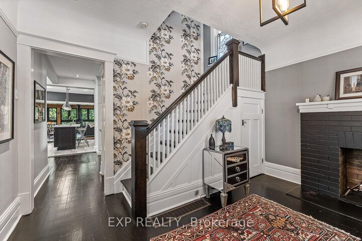Property Photo: 208 Lorne Avenue ON L3Y 4K2