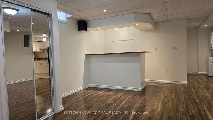 Property Photo: 20 Aztec Court ON L4S 2W6
