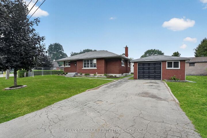 Property Photo: 6427 Carlton Avenue ON L2G 5K1