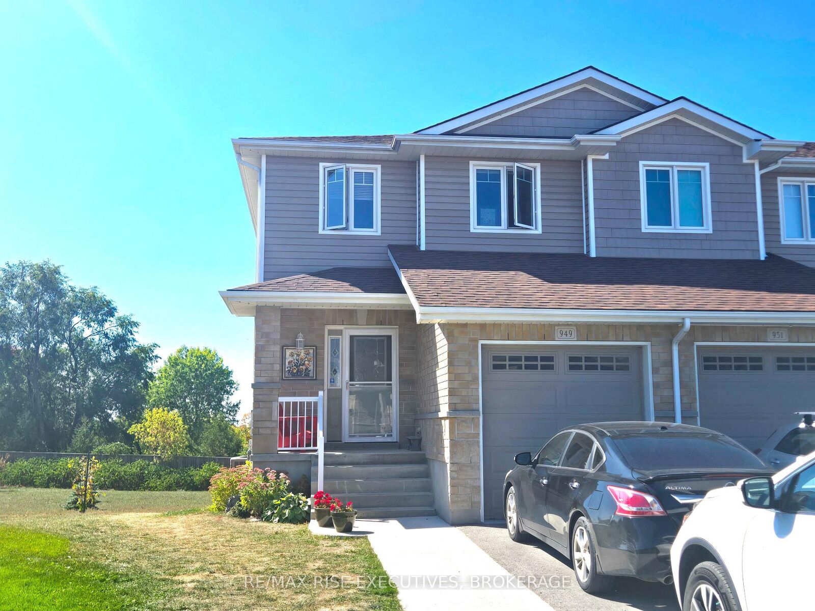 Property Photo: 949 Blossom Street 1 ON K7P 0N2