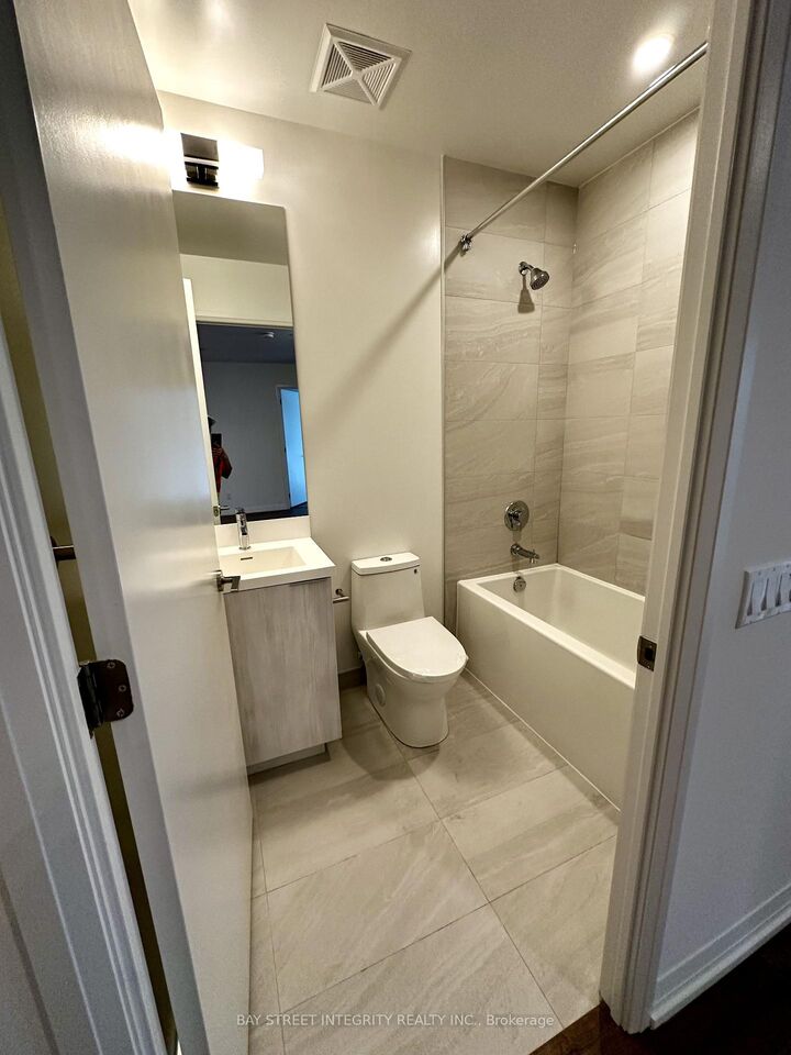 Property Photo: 400 King Street W 1120 ON M5V 0X8