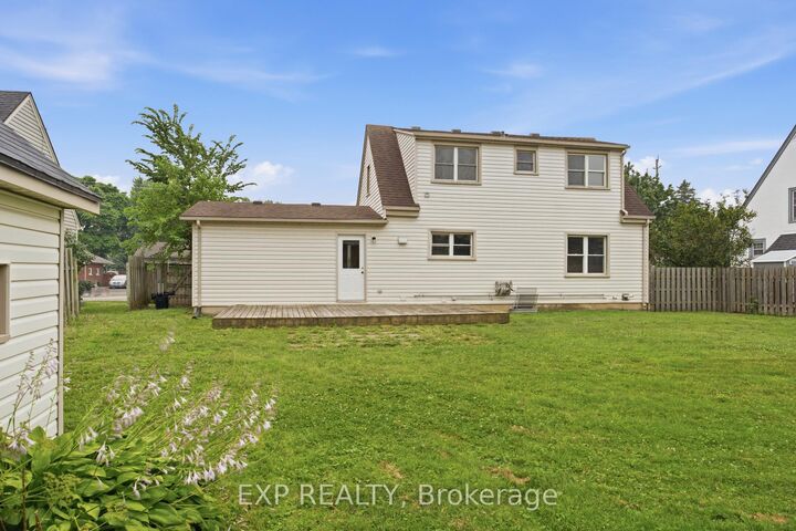 Property Photo:  208 Thorold Road  ON L3C 3V7 