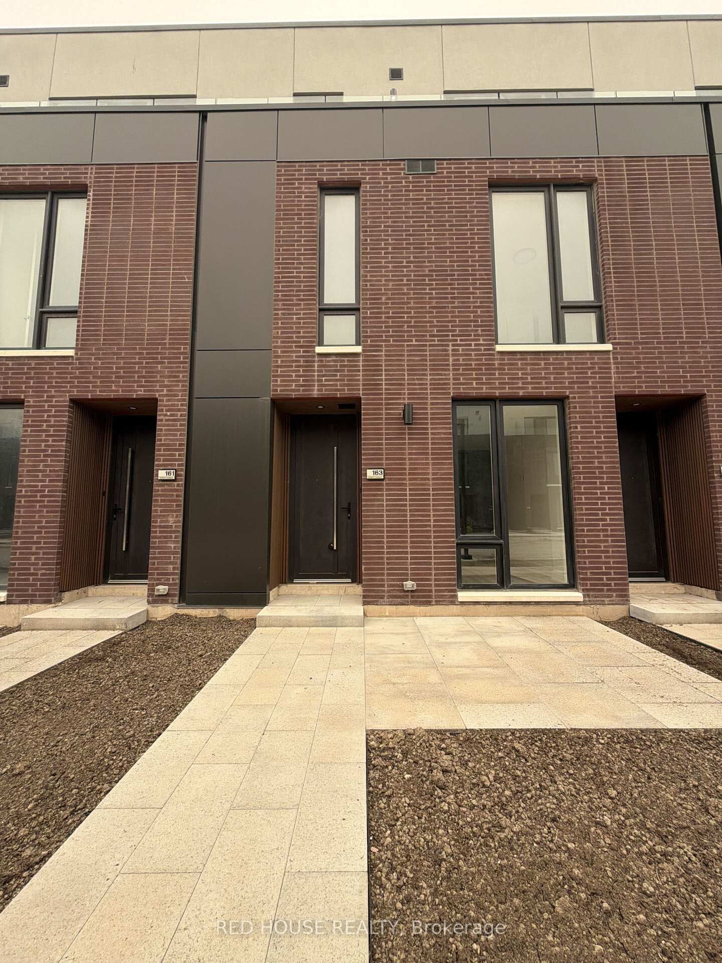 Property Photo:  163 Everett Common  ON L2P 0G7 