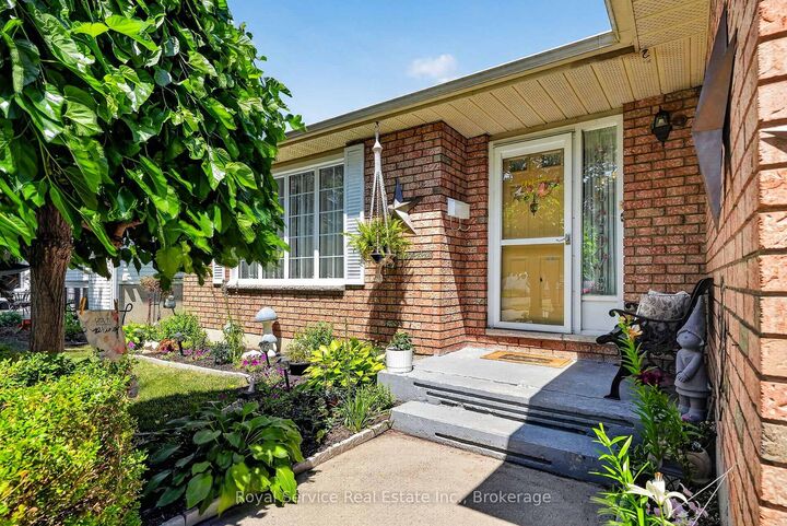 Property Photo: 32 Hewson Drive ON L1A 4C9