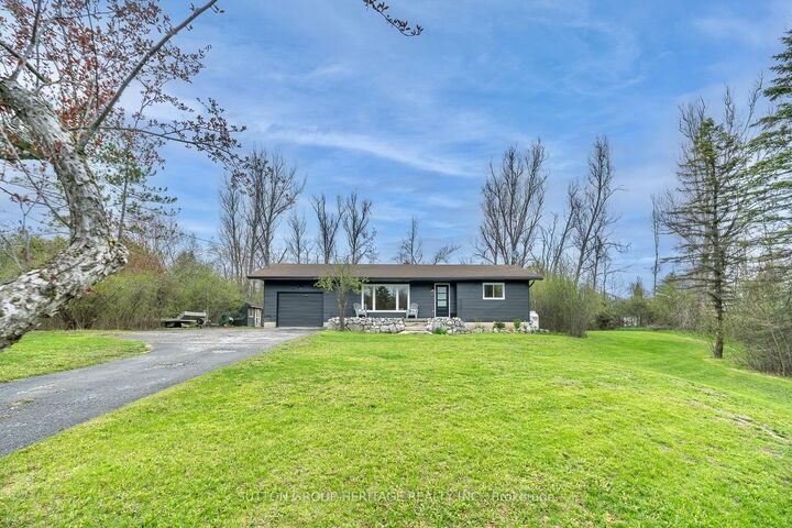 Property Photo:  11 Swiss Crescent S  ON K0M 1A0 