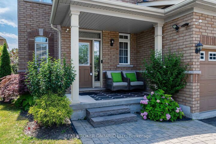 Property Photo: 636 Serafini Crescent ON L9T 7P1
