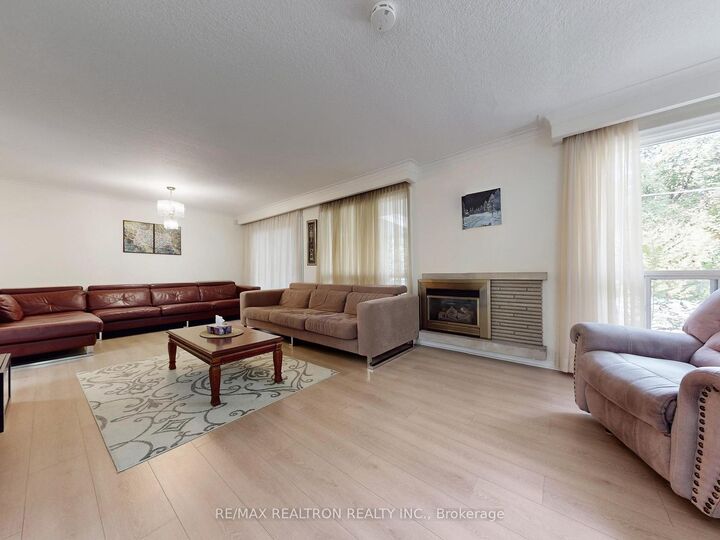 Property Photo: 46 Palomino Crescent ON M2K 1W3