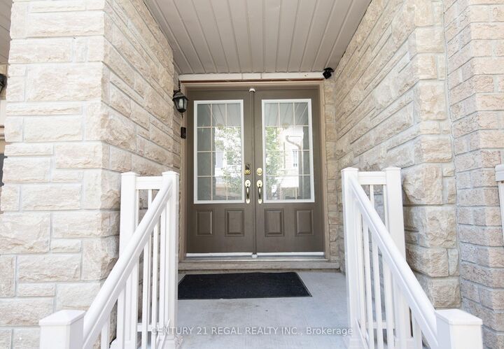 Property Photo:  43 Tollgate Street Upper  ON L6Z 0B4 