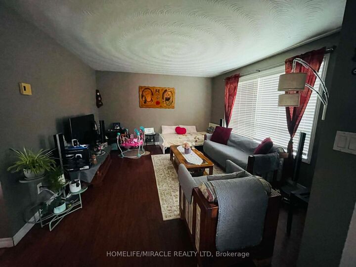 Property Photo: 17 Silver Birch Drive ON P6A 4X6