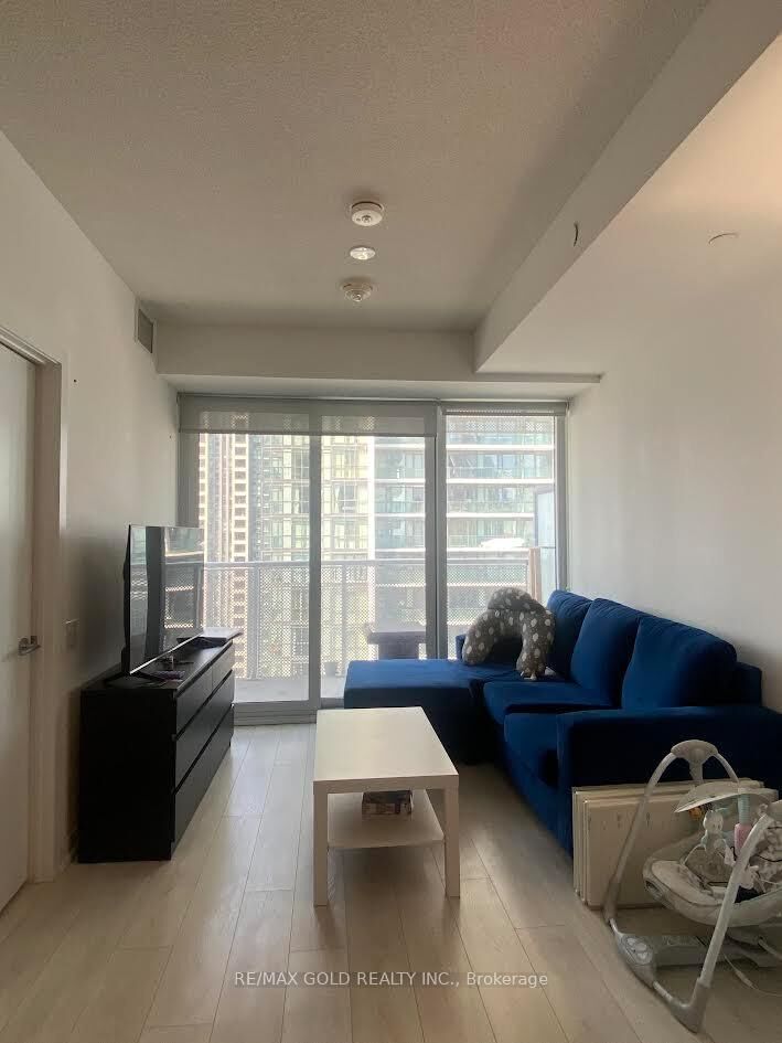 Property Photo: 4065 Confederation Parkway 2302 ON L5B 0L4