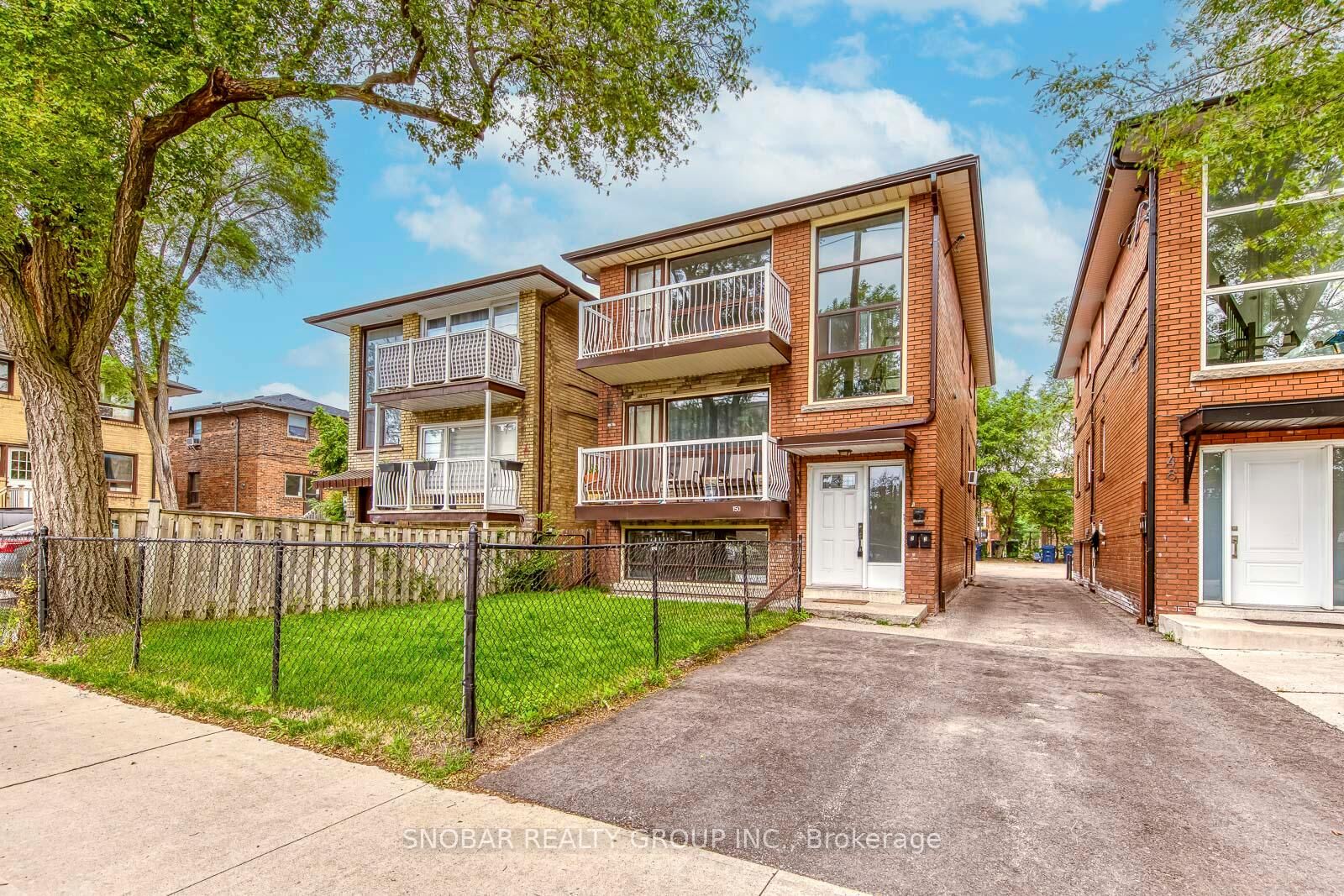 Property Photo: 150 Portland Street #3 ON M8Y 1B2