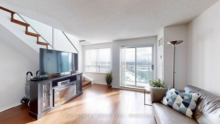 Photo de la propriété:  39 Oneida Crescent Lph19  ON L4B 4T9 