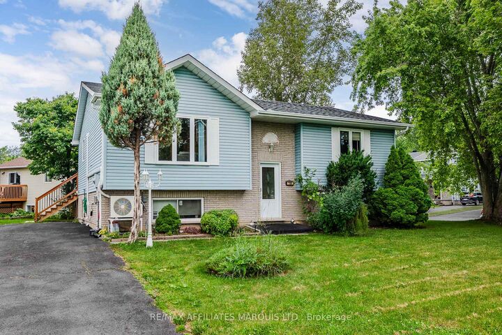 Property Photo:  700 Lynn Street  ON K6H 7E3 