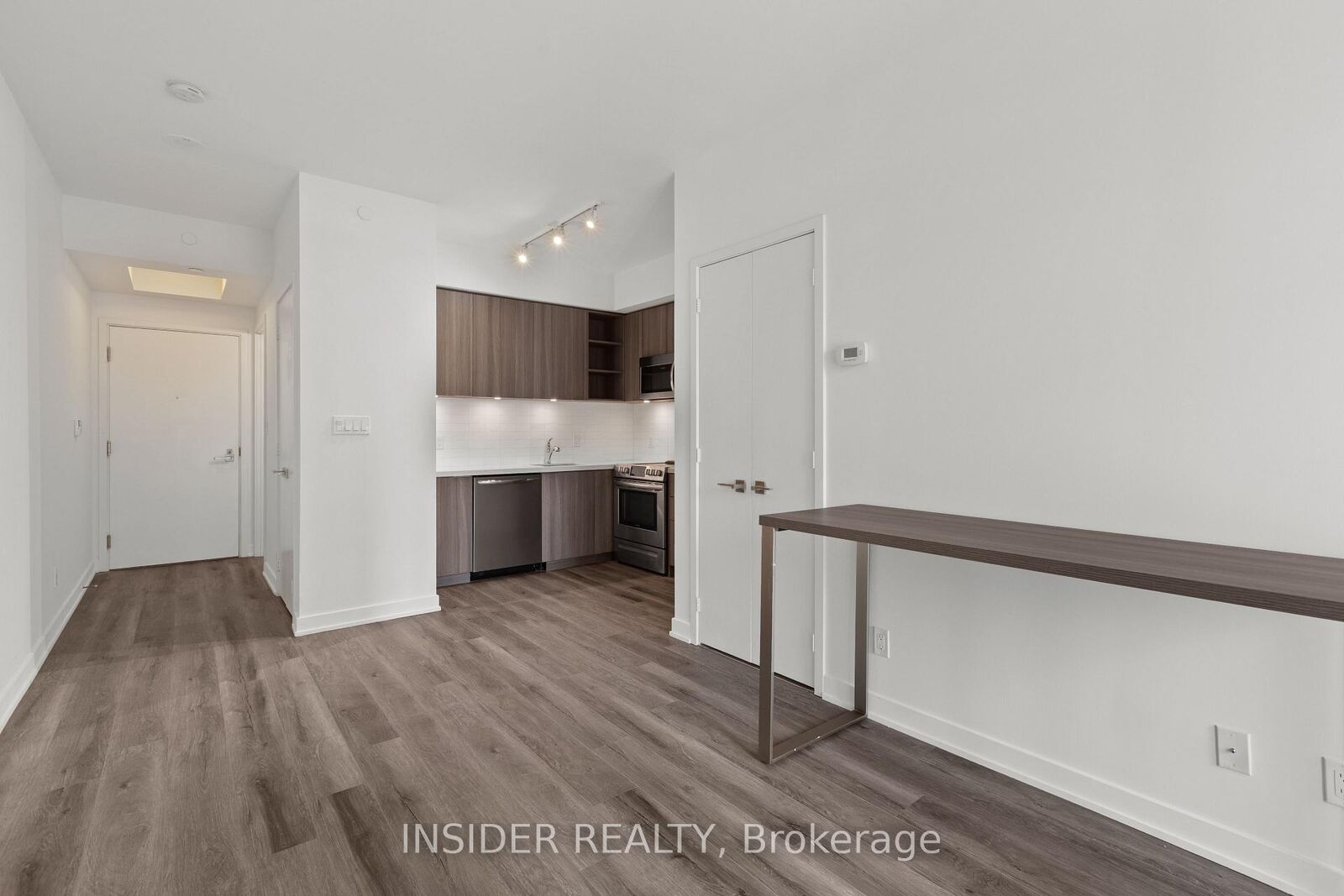 Property Photo: 30 Ordnance Street 703 ON M6K 0C8