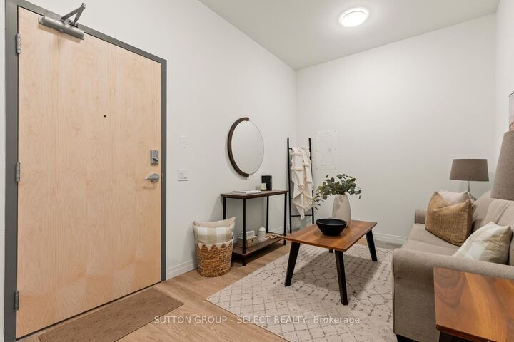 Property Photo: 351 Hill Street 207 ON N6B 2M2