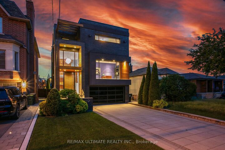 1139 Glengrove Avenue W — photo 1