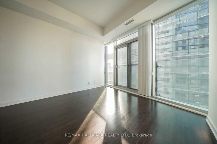 Property Photo:  14 York Street 2810  ON M5J 0B1 