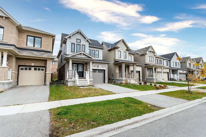 Property Photo:  7718 Buckeye Crescent  ON L2H 2Y6 